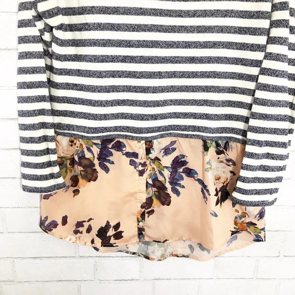 Postmark - Anthropologie Blue & White Striped Floral Top Women's Size Medium - Picture 3 of 6